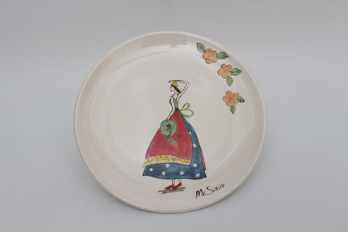 طقم مكون من فنجان قهوة و صحن تقديم مرسوم يدويا