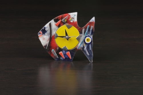 ساعة بالزجاج الملون مناسب لغرف الأطفال