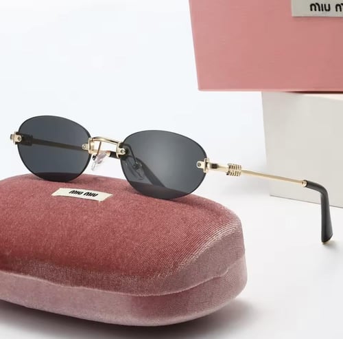 نظارة miumiuبدون إطار