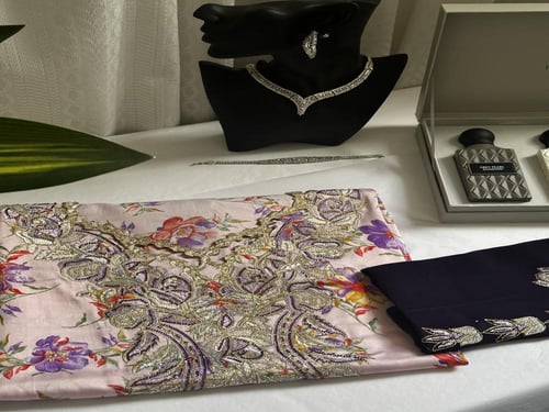 مخور حرير مخرم مع طرحة مطرزة