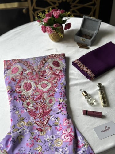 مخور حرير مخرم مع طرحة مطرزة