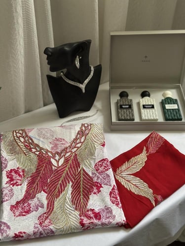 مخور حرير مخرم مع طرحة مطرزة