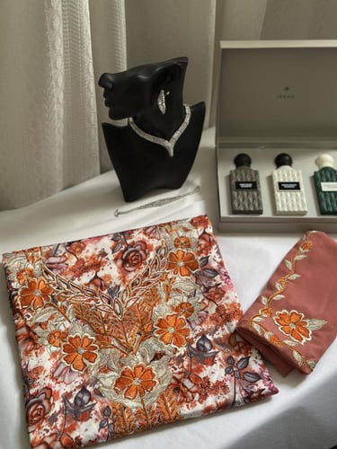 مخور حرير مخرم مع طرحة مطرزة