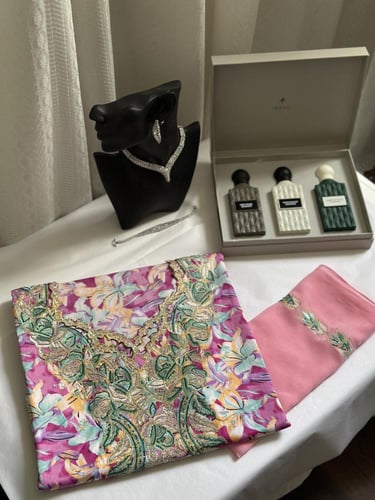 مخور حرير مخرم مع طرحة مطرزة