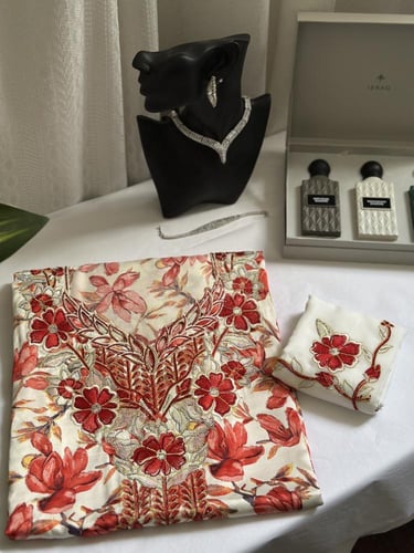 مخور حرير مخرم مع طرحة مطرزة