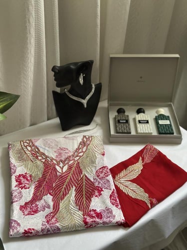 مخور حرير مخرم مع طرحة مطرزة