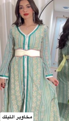 قماش-قفطان مع تطريز على كامل القطعة شامل الحزام وا...