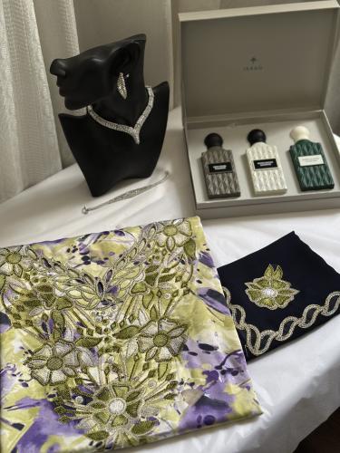 مخور حرير مخرم مع طرحة مطرزة