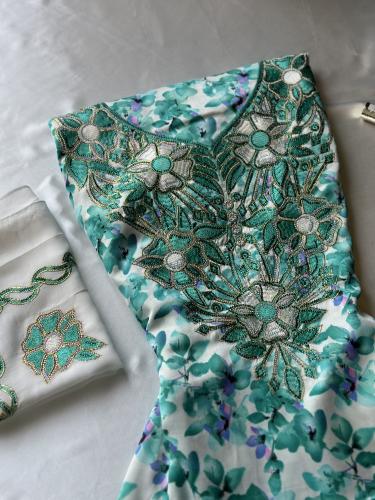 مخور حرير مخرم مع طرحة مطرزة