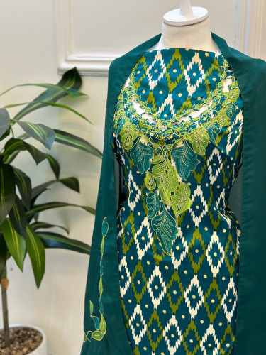 مخور مخرم حرير متروس فصوص اندونسي ناعم مع طرحة مطر...