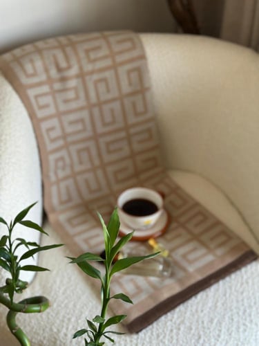 سكارف قوتشي ماستر