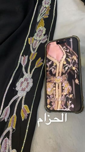 قماش-مخور حرير مع تطريز على الصدر والأكمام تلي بحر...