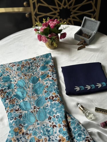 مخور حرير مخرم مع طرحة مطرزة