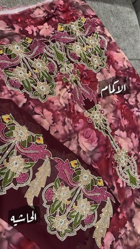 قماش-مخور حرير مع تطريز على الصدر والأكمام تلي بحر...