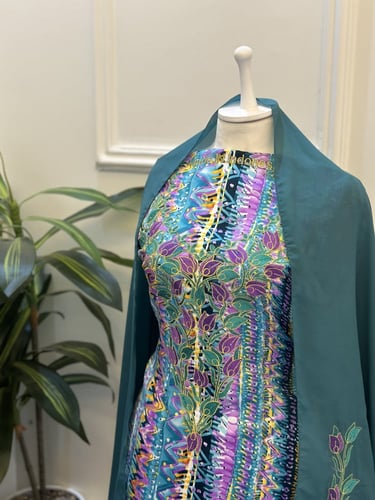 مخور مخرم حرير متروس فصوص اندونسي ناعم مع طرحة مطر...