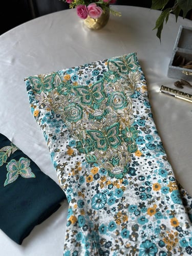 مخور حرير مخرم مع طرحة مطرزة