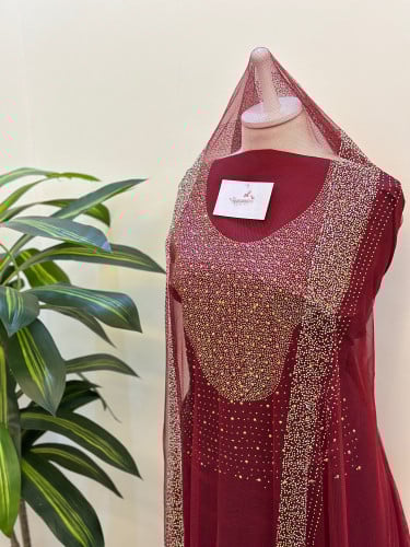 مخور حرير ارماني مرصع بالكرستال مع بشت