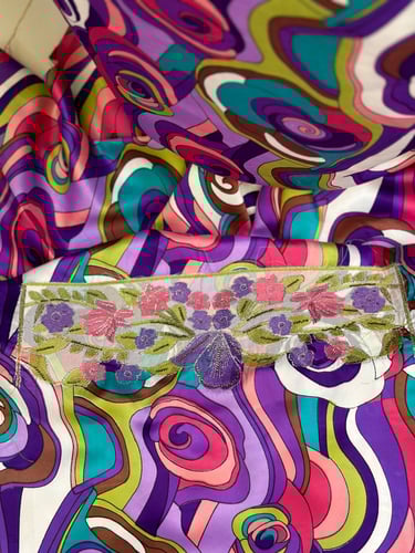 مخور حرير ايطالي ناعم مع طرحة مطرزة