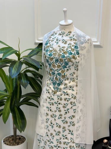 مخور مخرم حرير متروس فصوص اندونسي ناعم مع طرحة مطر...