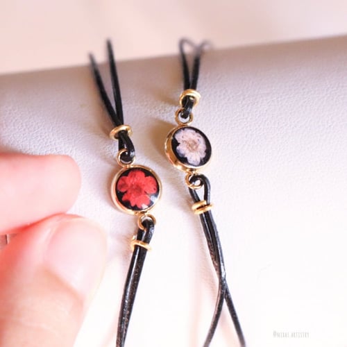 red & pinkلون احمر اسوارة