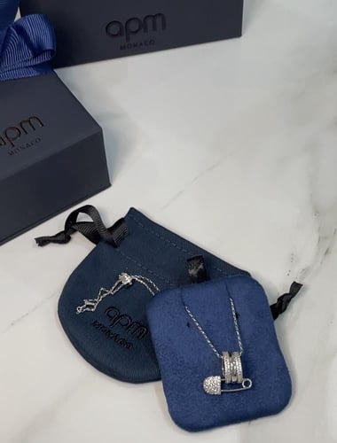 قلادة apm