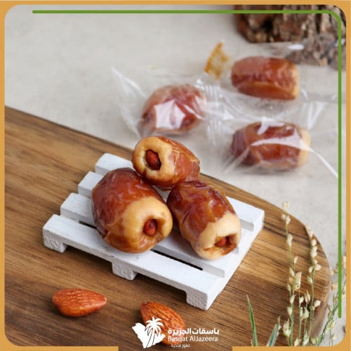 تمر صقعي جالكسي حشوة اللوز مغلف