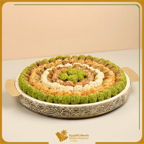 تمر ديلاتيس فاخرة - صينية خشبية