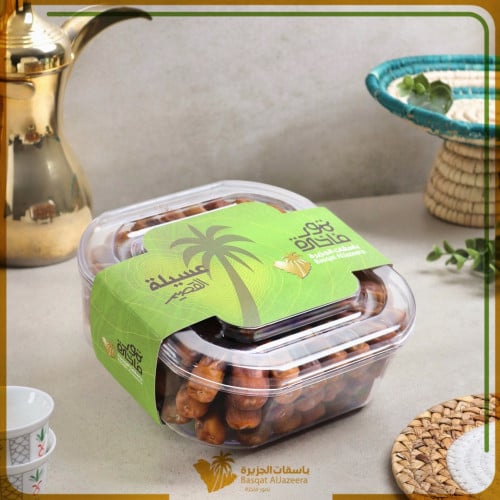 تمر عسيلة القصيم رطب - علبة كريستال