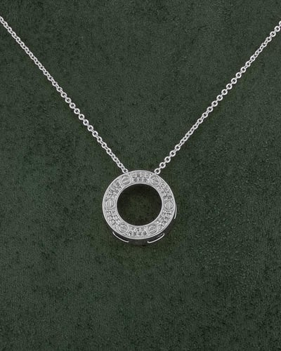 سلسال نسائي فضي بتعليقة دائرية انيقة بلمعة الألماس