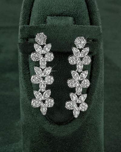 وردة الياسمين -طقم نسائي فضي مزدان بالزركون 5 قطع...