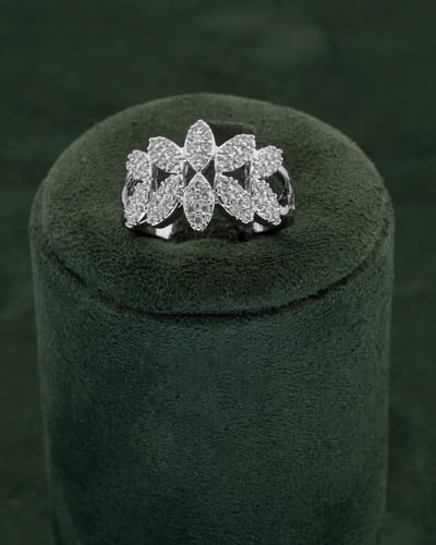 طقم نسائي للمناسبات مرصع بالزركون بلمعة الألماس مك...