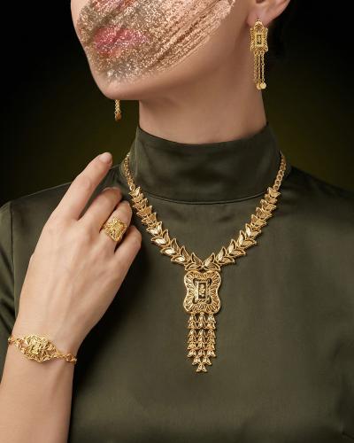 طقم مجوهرات ماركة خاتون بلمعة الذهب