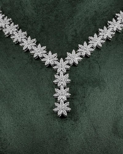 طقم نسائي فاخر بلمعة الألماس للمناسبات من خاتون