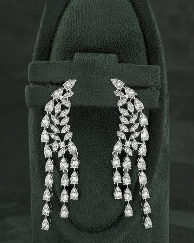 طقم اكسسوار فاخر بتصميم الوشاح مرصع بفصوص الزركون