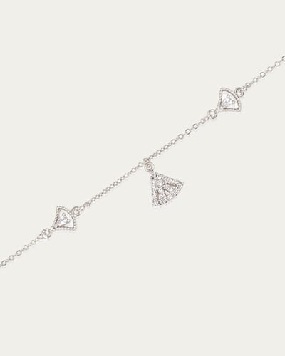 إسوارة ناعمة بتصميم الأصداف الماسية لون فضي