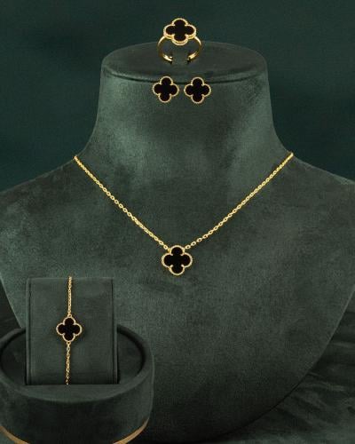 طقم نسائي بتصميم عالمي وردة سوداء