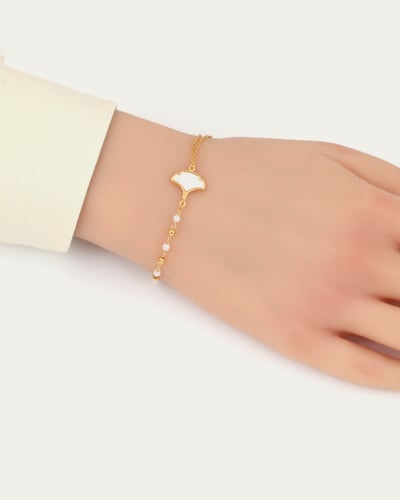 اسوارة يد نسائية من خاتون بتصميم أوراق الجنكة الذه...