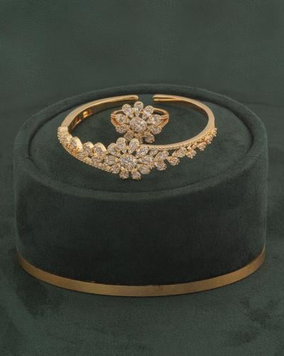 اسوارة وخاتم لون ذهبي بلمعة الألماس