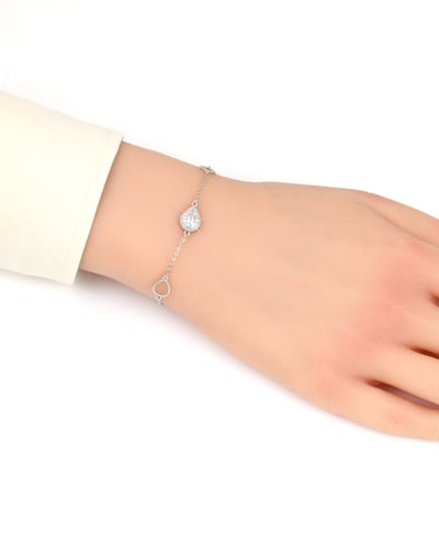 إسوارة قطرات الماء الفضية تصميم ناعم ببريق الألماس