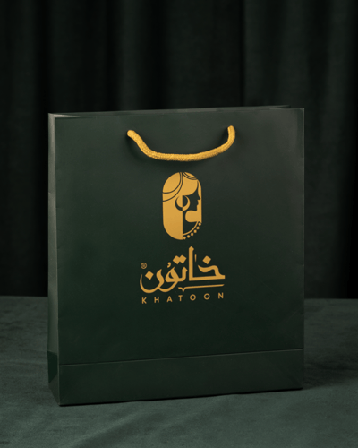 سلسال نسائي ذهبي بتصميم عربي بلمعة الألماس