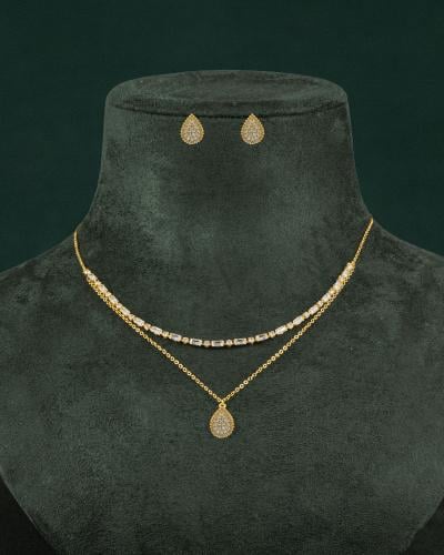 طقم شوكر سلسال وحلق مزين بالزركون تصميم ذهبي