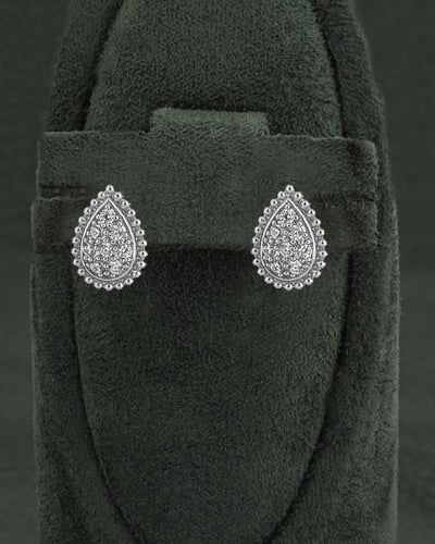 أقراط الماسية بتصميم الباجيت للنساء