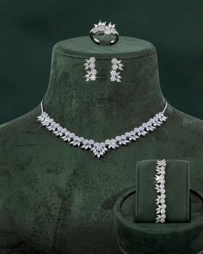 طقم زركون نسائي 5 قطع يتألق بلمعة الألماس