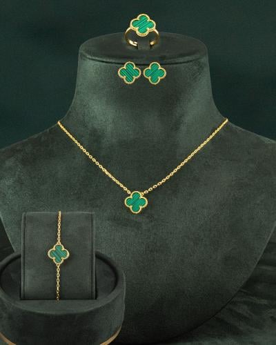 طقم مجوهرات بتصميم عالمي وردة خضراء