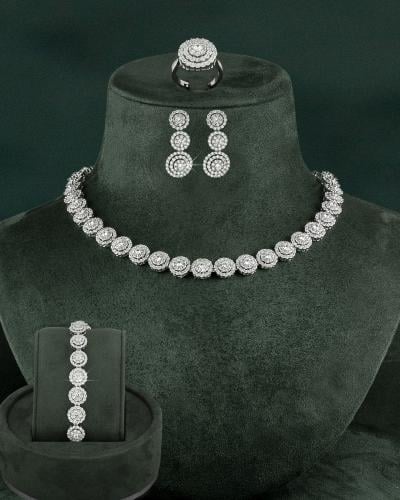 طقم فضي زركون للنساء بتصميم ماسي للمناسبات