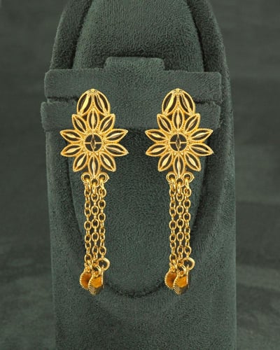 طقم نسائي مميز 5 قطع بلمعة الذهب الفاخرة