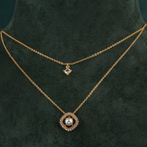 سلسال ذهبي تصميم هندسي معين مزين باللؤلؤ