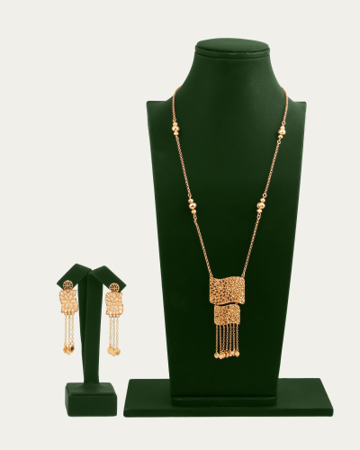 طقم كرسي جابر عقد وحلق بتصميم متموج