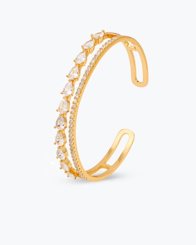 طقم مرصع بفصوص الزركون مكون من اسوارة وخاتم