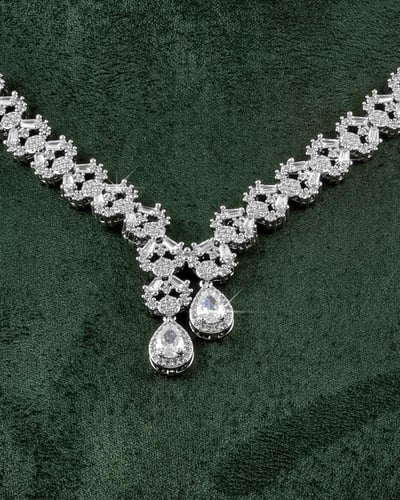 طقم مجوهرات ناعم 5 قطع بلمعة الألماس